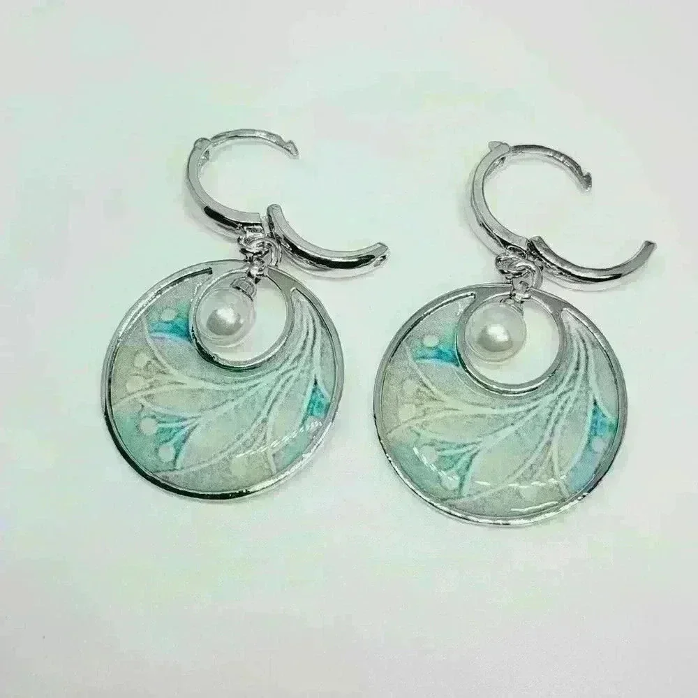 NWOT Beautiful Round Colorful Pearl Earrings